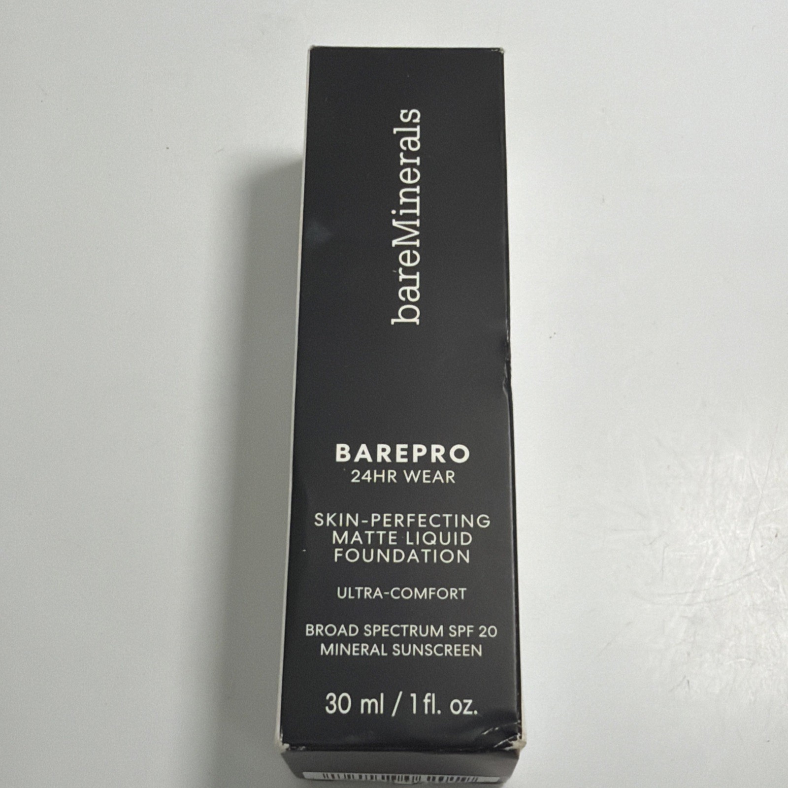 bareMinerals BAREPRO Skin-Perfecting Matte Liquid Foundation Fair 17 Neutral NIB