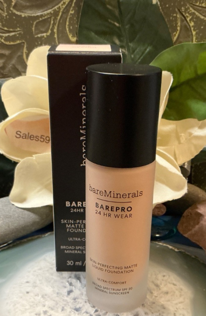 bareMinerals 24HR Wear BAREPRO Skin-Perfecting MATTE Foundation-LIGHT 26 COOL