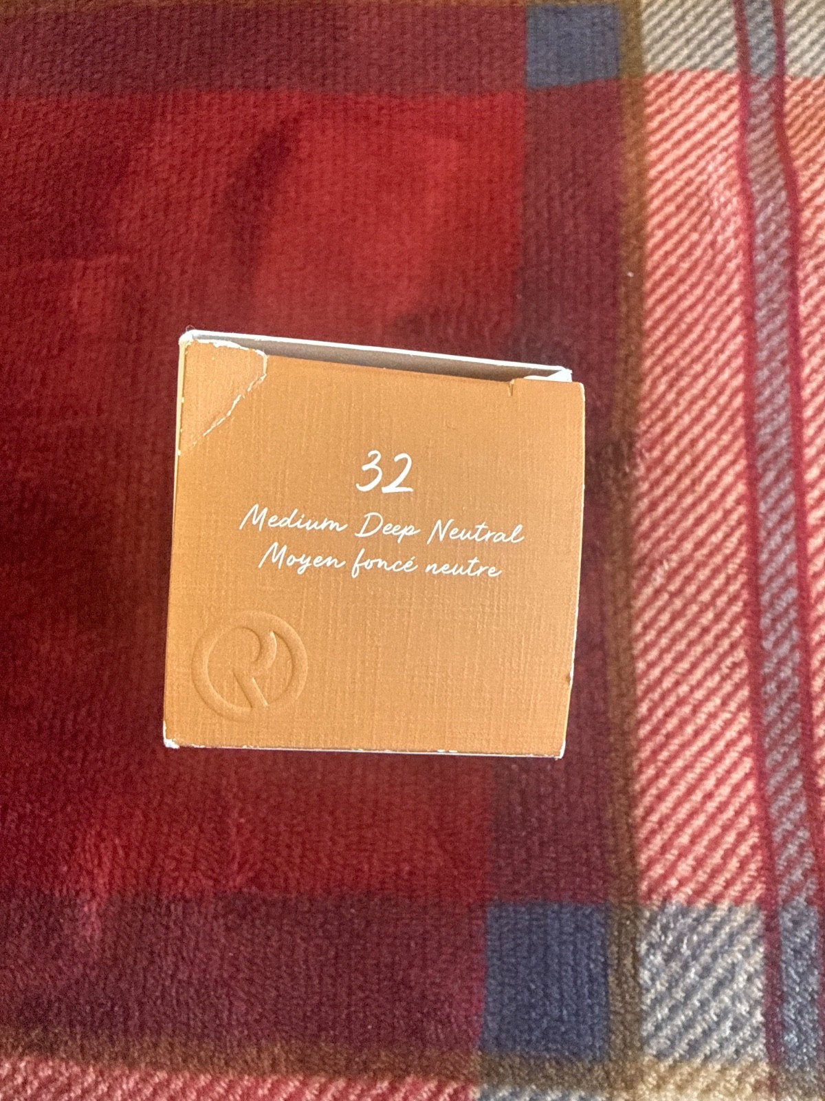 rare beauty true to myself natural matte longwear foundation shade 32