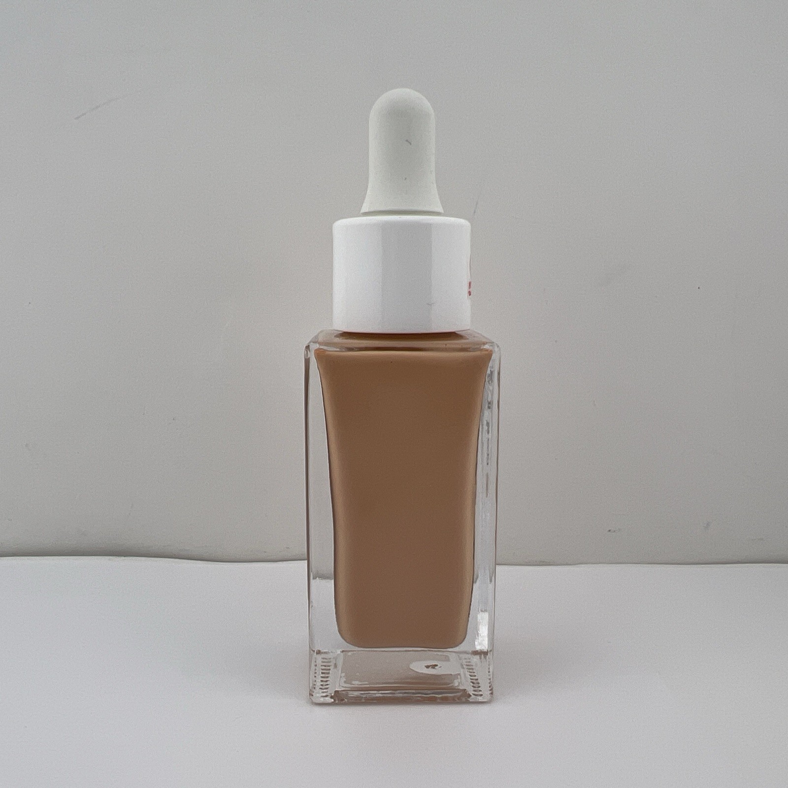 Wet n Wild Bare Focus Skin Tint 5% Niacinamide Hyaluronic Acid – LIGHT MEDIUM