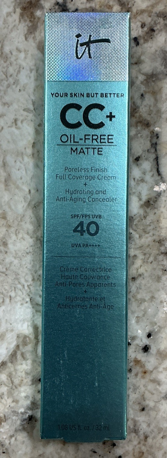 It Cosmetics CC+ Oil-Free Matte Full Coverage Cream SPF 40 Medium Tan