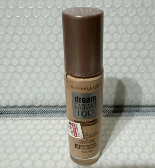 Maybelline Dream Radiant Liquid Foundation #10 Porcelain Ivory