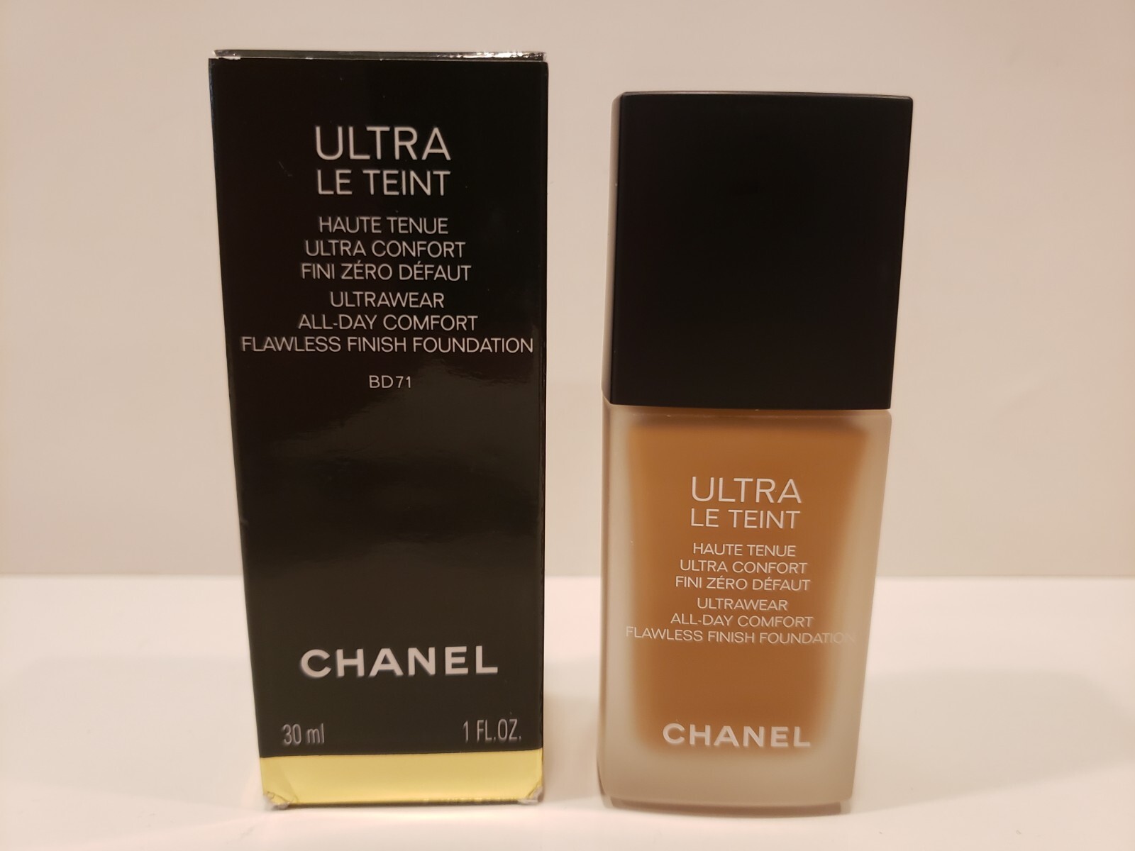 Chanel Ultra Le Teint Ultrawear All Day Comfort Flawless Liquid Foundation BD71