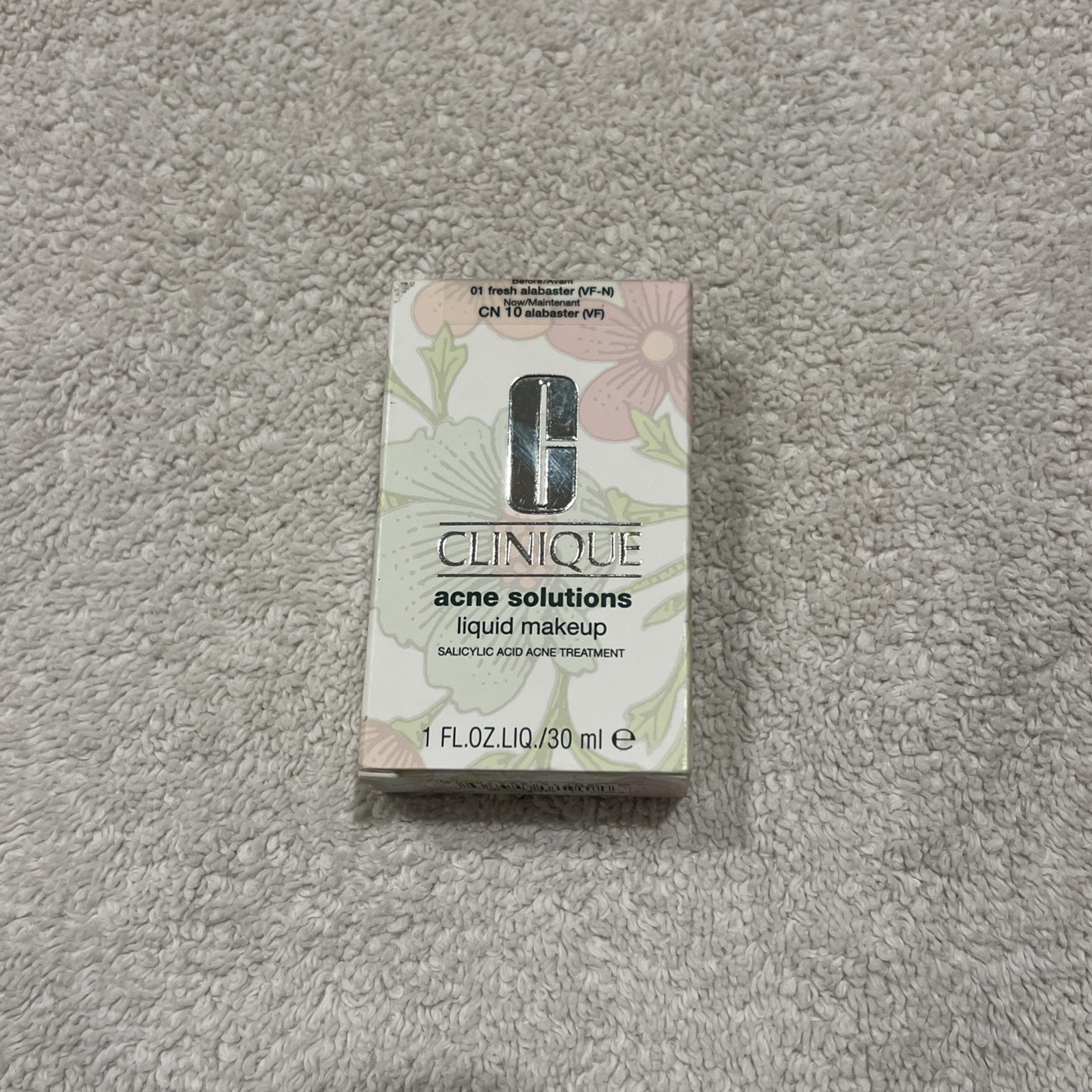 NIB Clinique Acne Solutions Liquid Makeup CN 10 Alabaster (VF) 1 fl oz