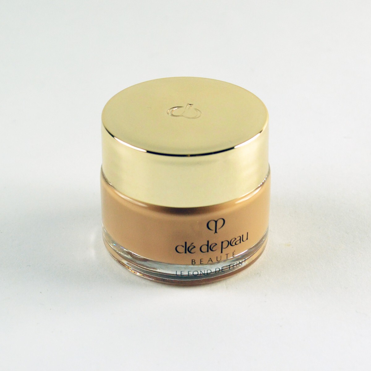Cle De Peau The Foundation O50 TAN OCHER – Travel Size 15mL / 0.56 Oz.