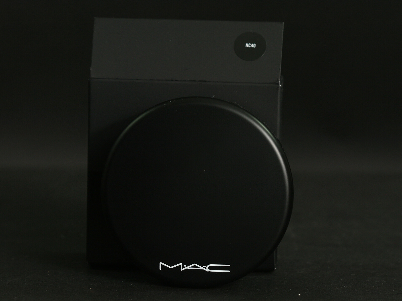 MAC MINERALIZE FOUNDATION – NC40 – BNIB