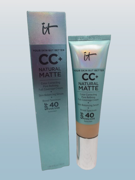 IT COSMETICS CC+ NATURAL MATTE COLOR CORRECTING SPF40 LIGHT 1.08 OZ NWB 07/2026