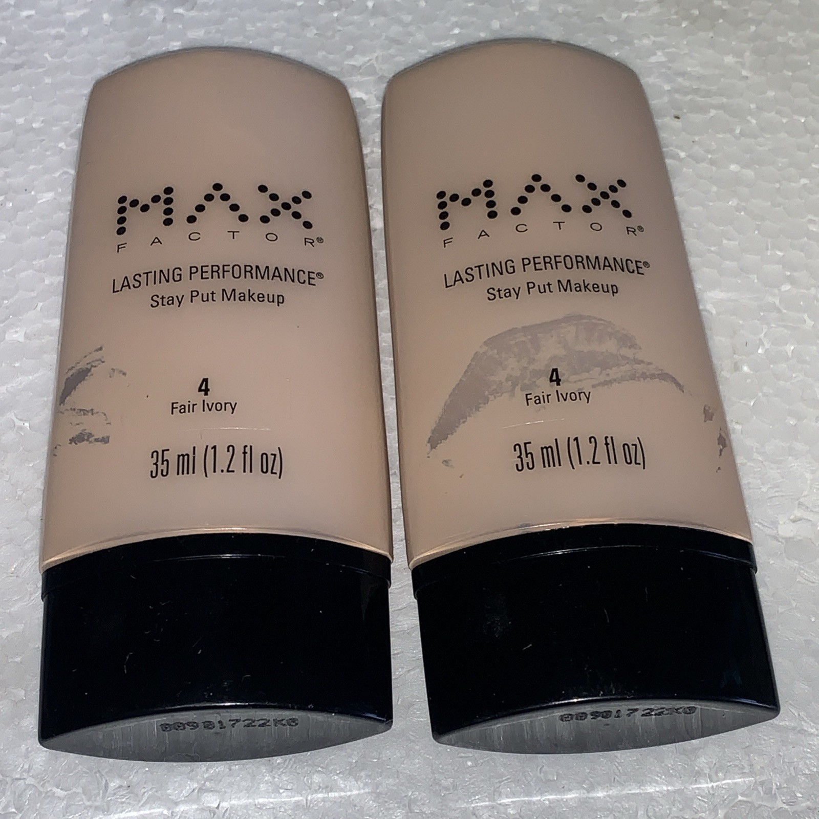 Lot/2 Max Factor Lasting Performance Stay Put Makeup #4 Fair Ivory 35ml 1.2Fl Oz