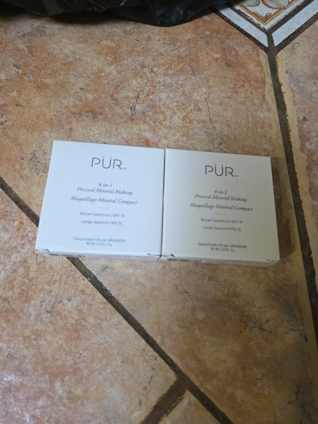 2 – PUR 4-in-1 Pressed Mineral Powder Foundation Light Clair LN6 New Exp 1/26