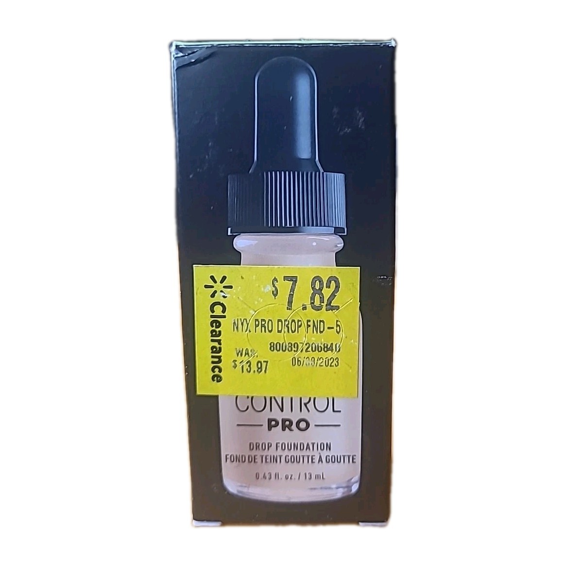 NYX Professional Makeup Total Control Pro Drop Foundation TCDF05 Light
