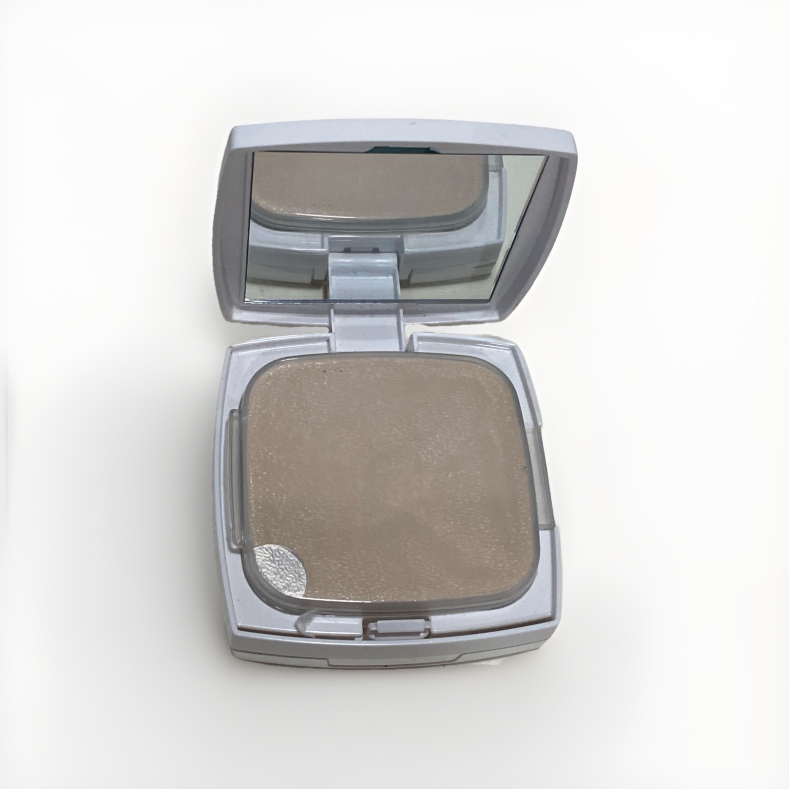 Almay Line Smoothing Compact Makeup SPF 15 #120-Ivory. 0.35 oz. READ