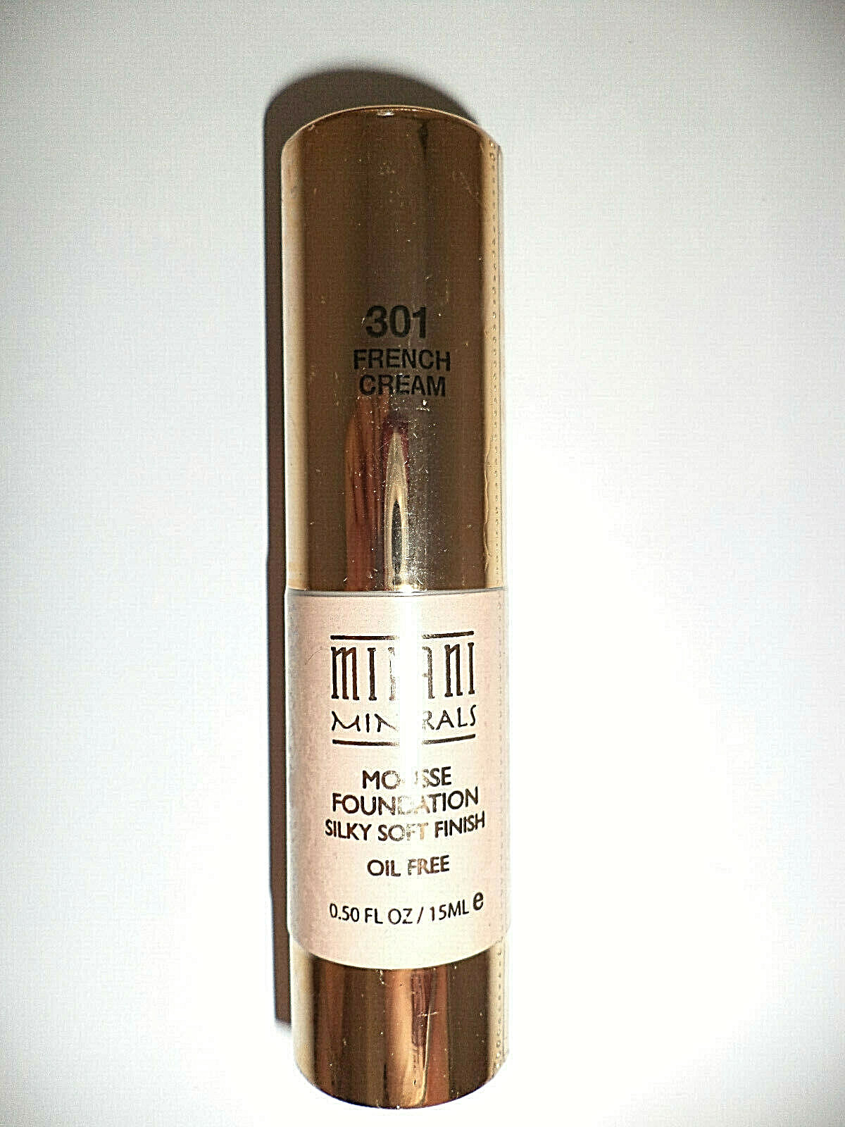 Milani Minerals Mousse Foundation 301 FRENCH CREAM Oil Free Silky Soft Finish
