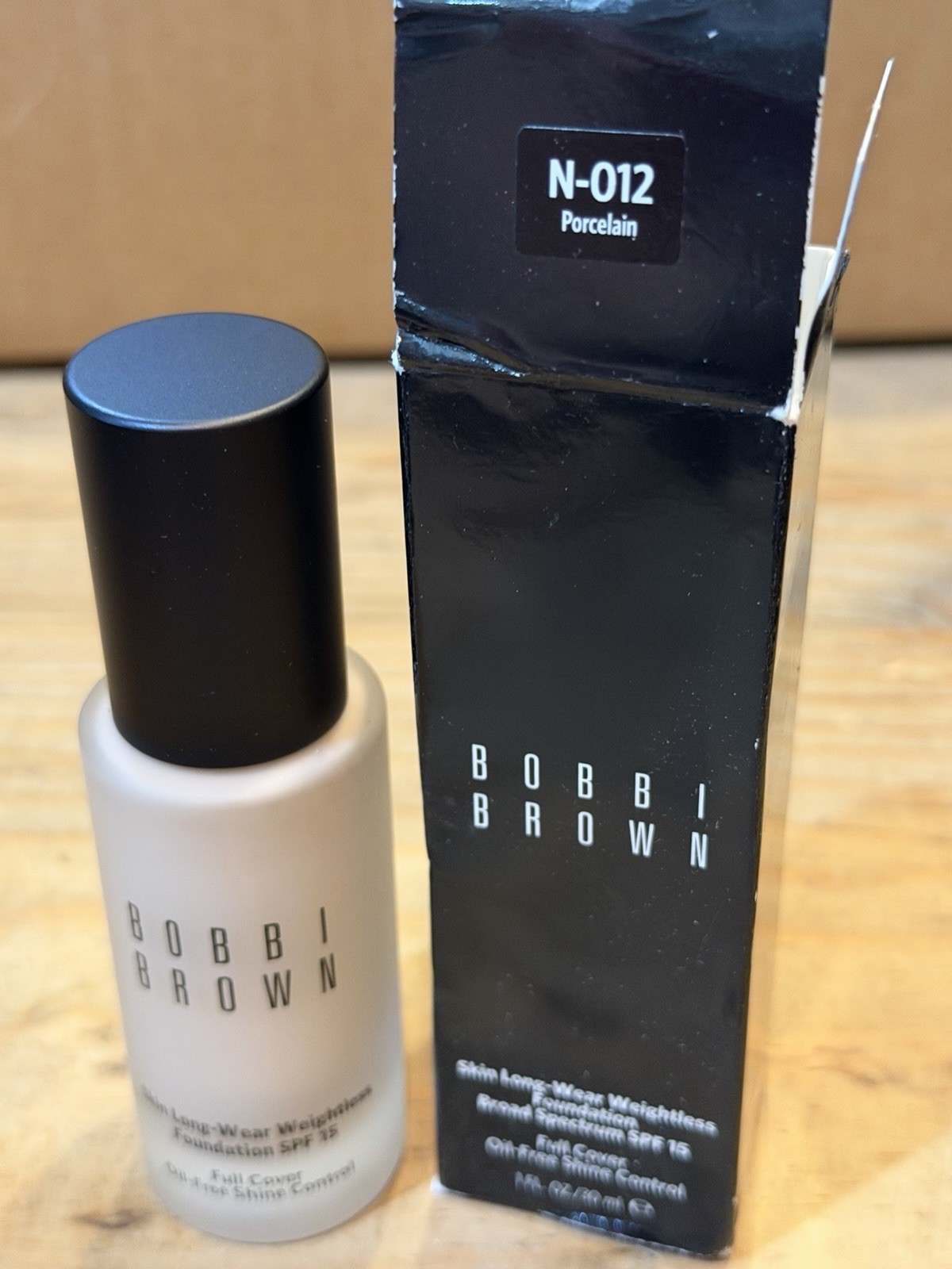 Bobbi Brown Weightless Skin Foundation SPF 15 N-012 Porcelain 0.44oz/ 13ml New