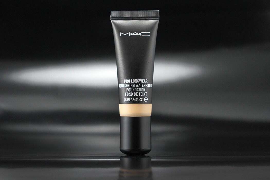 M•A•C Pro Longwear Nourishing Waterproof Foundation NC12 .84oz/25mL