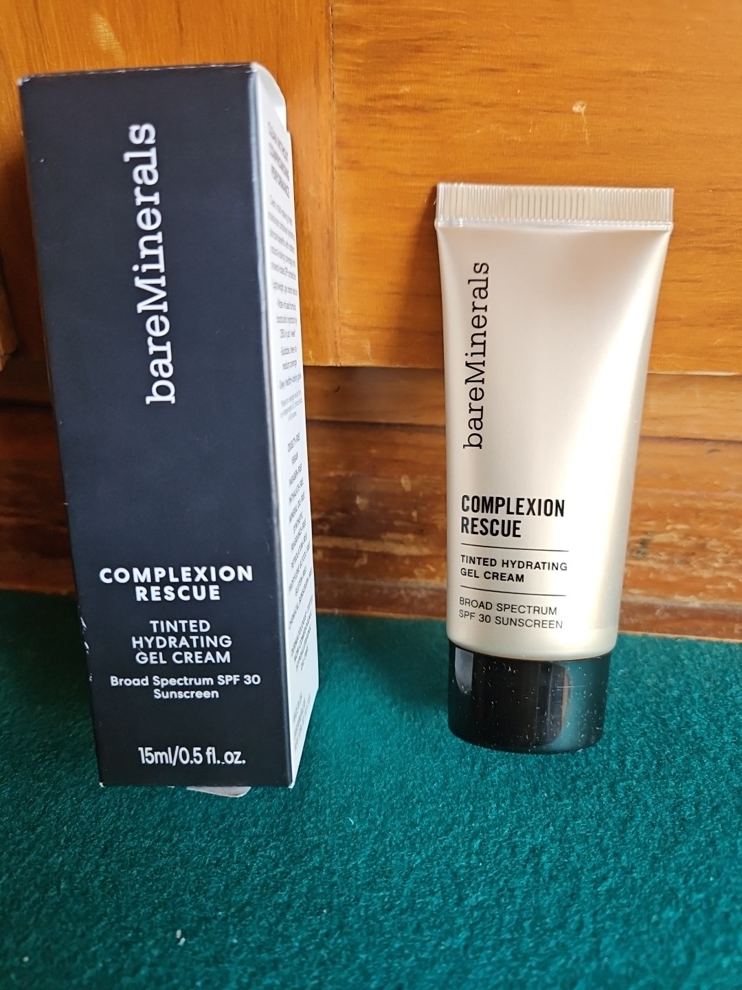 BareMinerals Complexion Rescue Tinted Hydrating Gel Cream – Mahogany 11.5 15ml