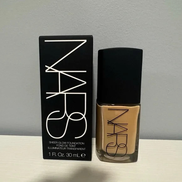 NARS Sheer Glow Foundation Light 6 Guadeloupe NIB