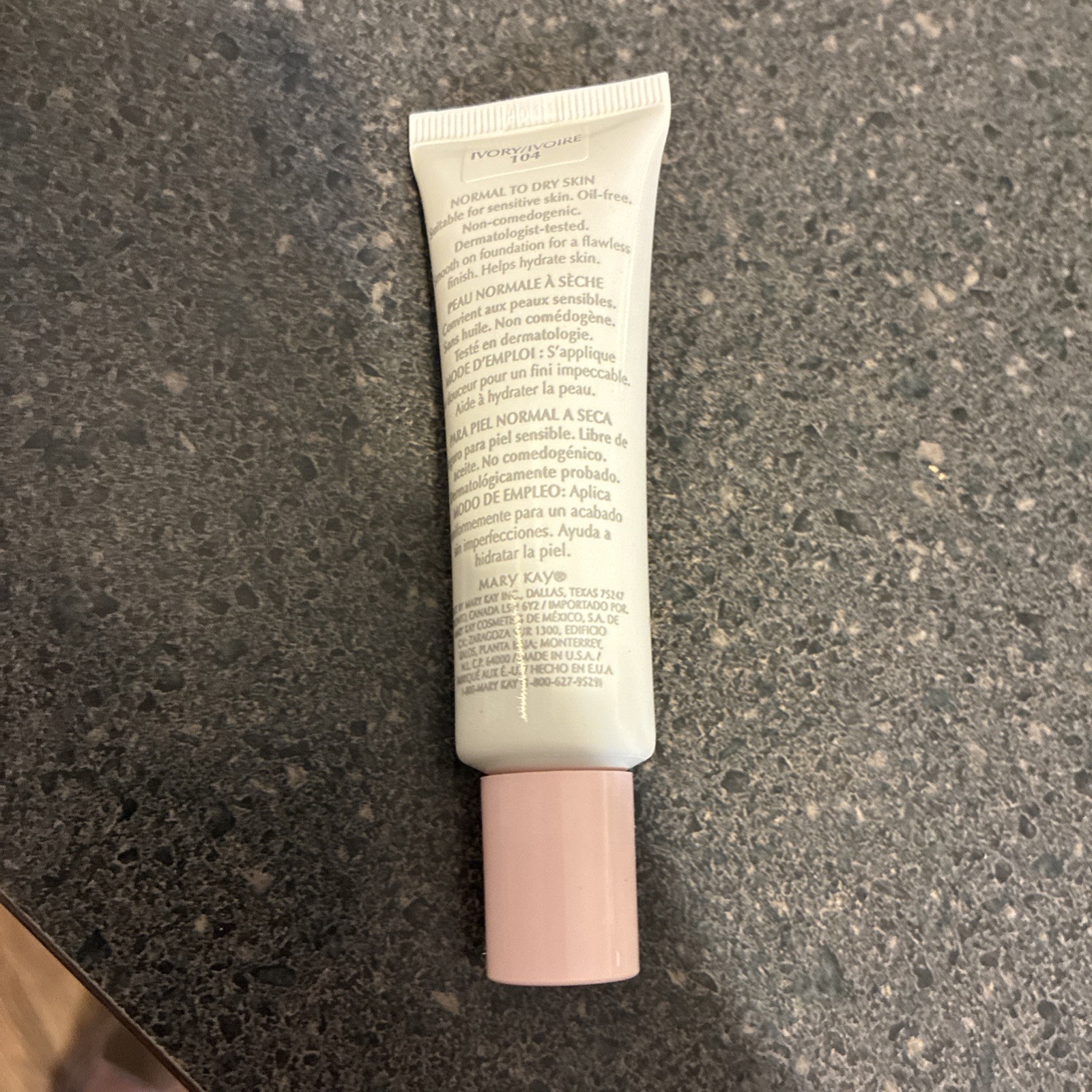 Mary Kay Full Coverage Foundation 1 oz Ivory 104 #365000 Normal dry NOS