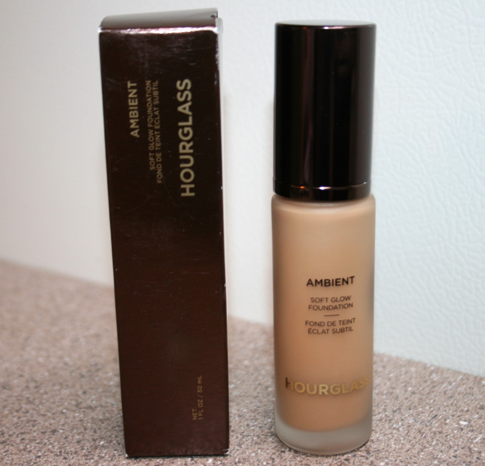 HOURGLASS Ambient Soft Glow Foundation Shade 11 Medium Neutral 1oz Full Size