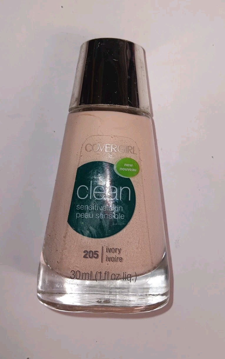 CoverGirl Clean Sensitive Skin Liquid Makeup 205 Ivory 1 fl oz