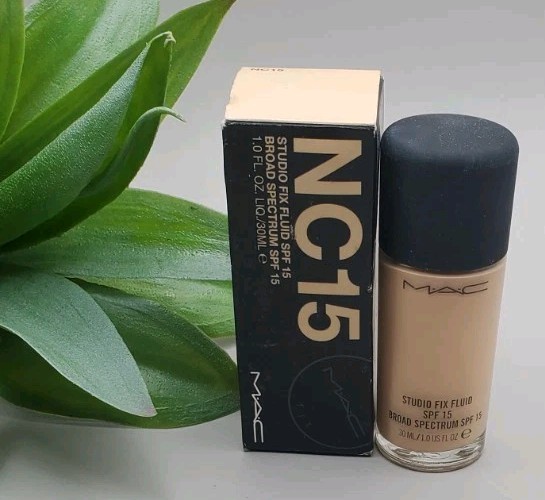 M.A.C NC15 Studio Fix Fluid SPF 15 ~1.0 fl New In Box