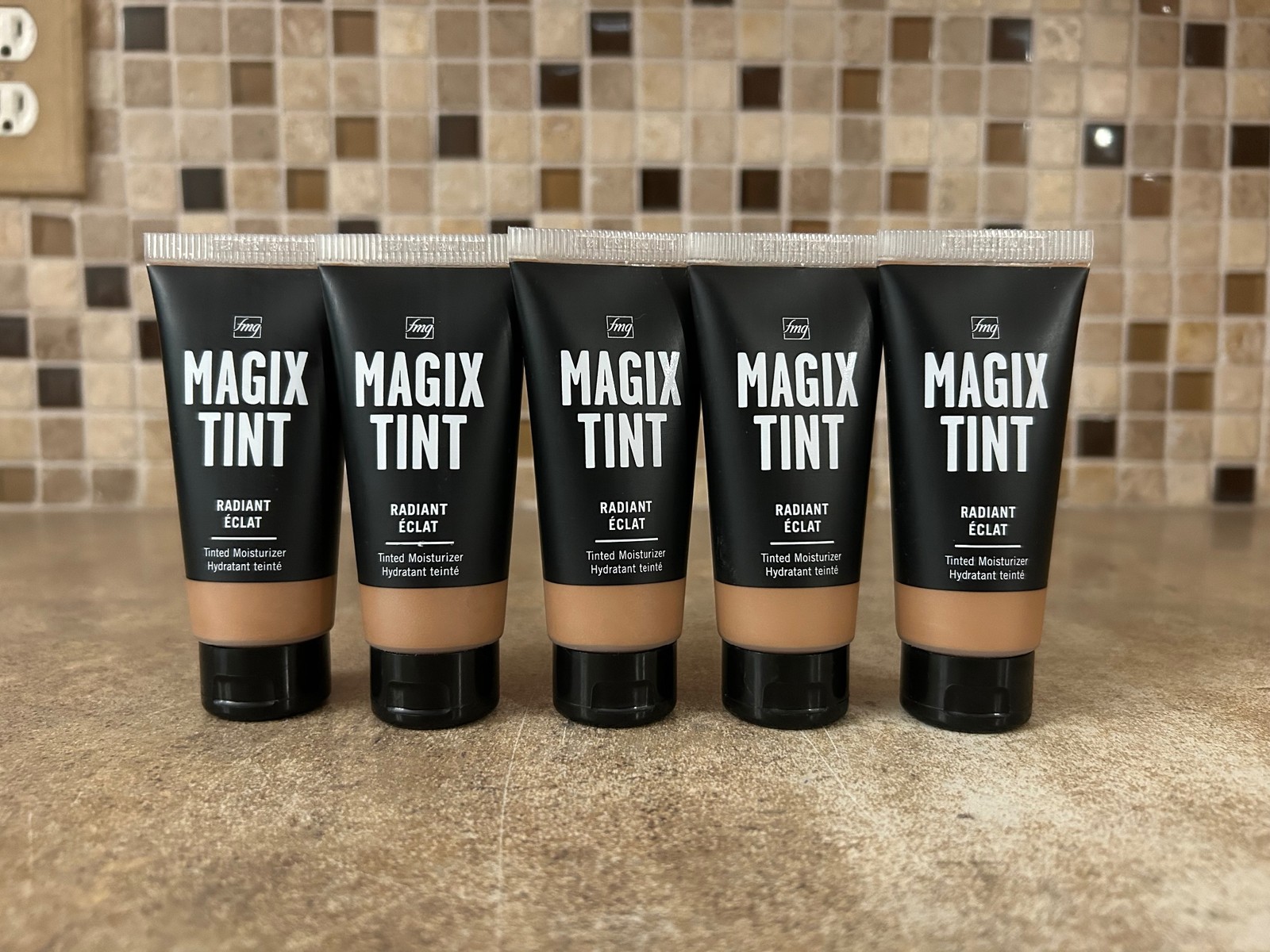 LOT OF 5 Avon fmg Magix Tint Radiant tinted Moisturizer 1 fl oz Medium