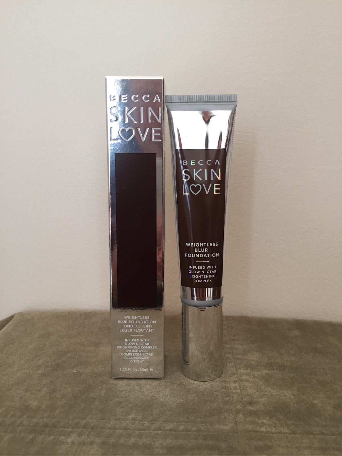Becca Skin Love Weightless Blur Foundation 1.23 oz. – Chestnut New in Box