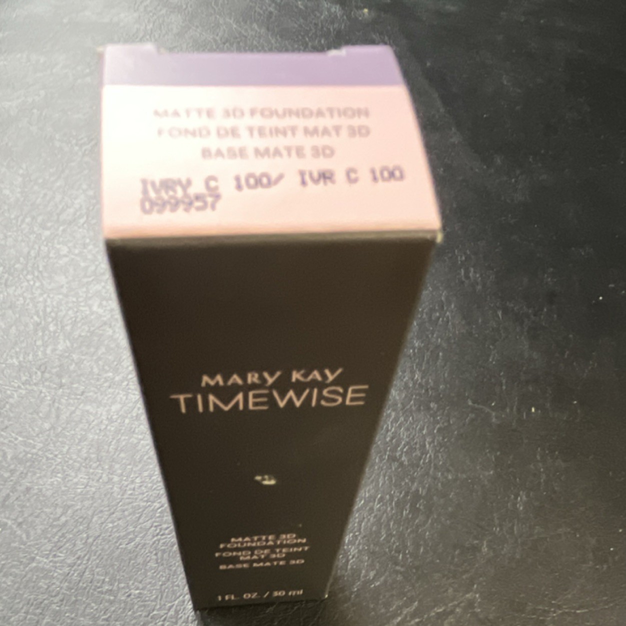 Mary Kay Timewise Matte 3D Foundation Ivory C 100 1 fl oz / 30 ml MPN 099957