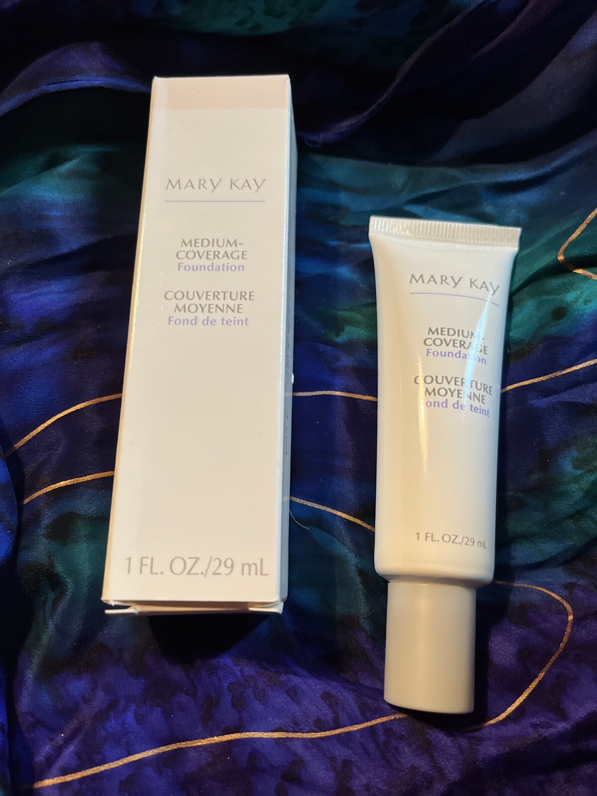 New In Box Mary Kay Medium Coverage Foundation Beige 302 Normal/Oily -Gray Cap