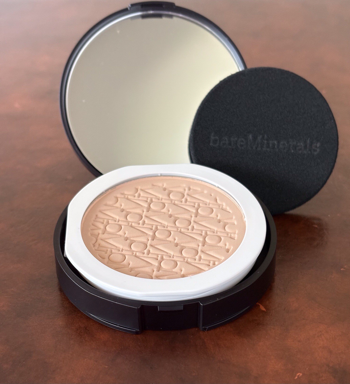 bareMinerals Original Pressed Powder Foundation – Light Beige 09 – NEW IN BOX!