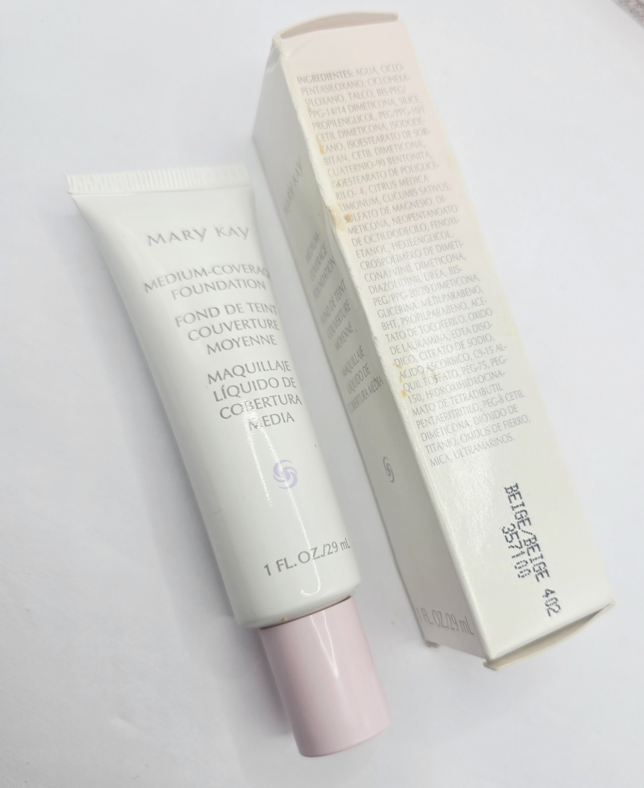 Mary kay Medium coverage foundation Beige 402. (357100) New In box. Discontinued