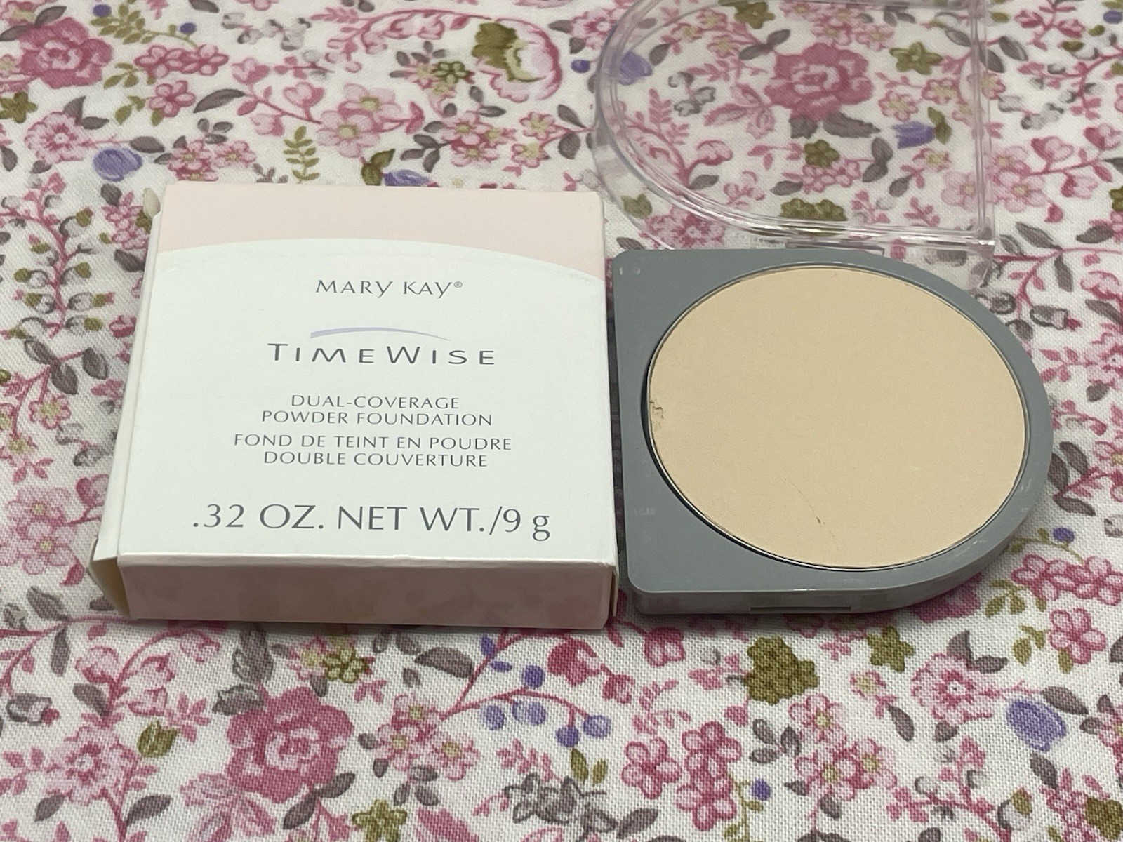 Flawed. Mary Kay Timewise Dual Coverage Powder Foundation – Ivory 100 –