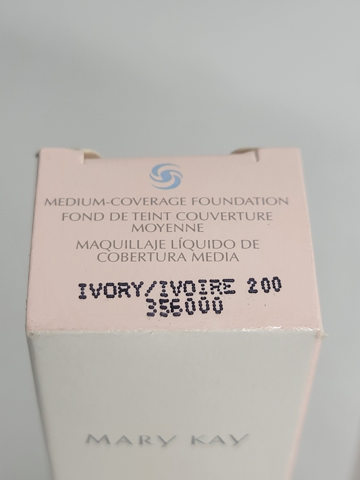 Mary Kay – 356000 – Full Coverage Foundation – Ivory – 200 NEW IN BOX – 1 OZ NOS