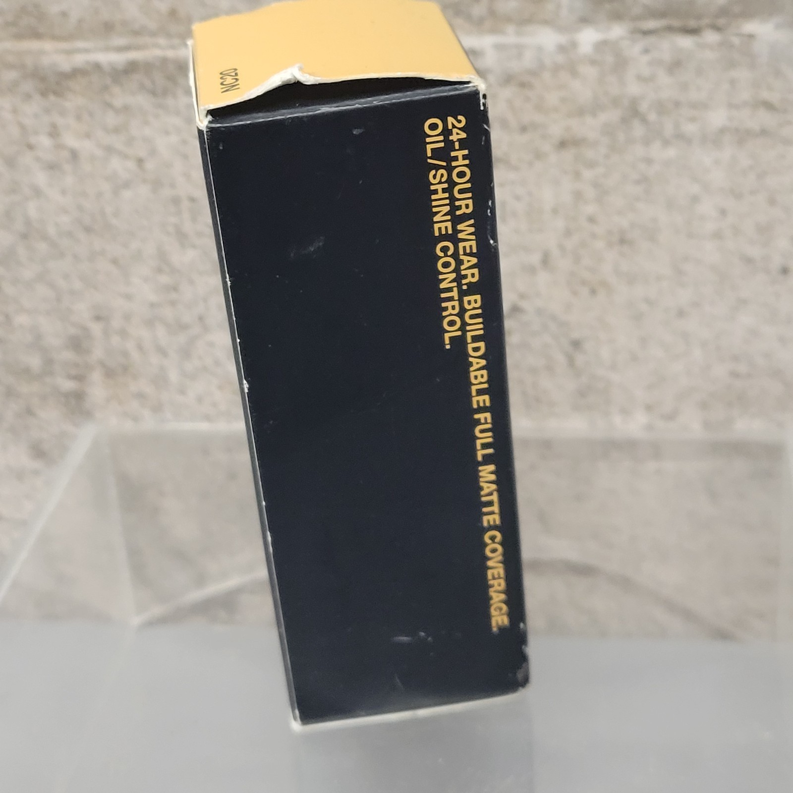 MAC Studio Fix Fluid Broad Spectrum- 24HR Matte Foundation Oil Control NC20 NIB