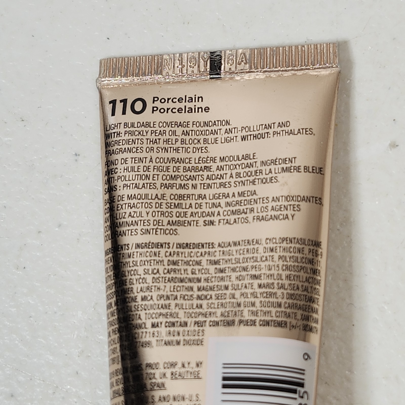 Revlon Photoready Candid Glow Foundations #110 Porcelain NEW