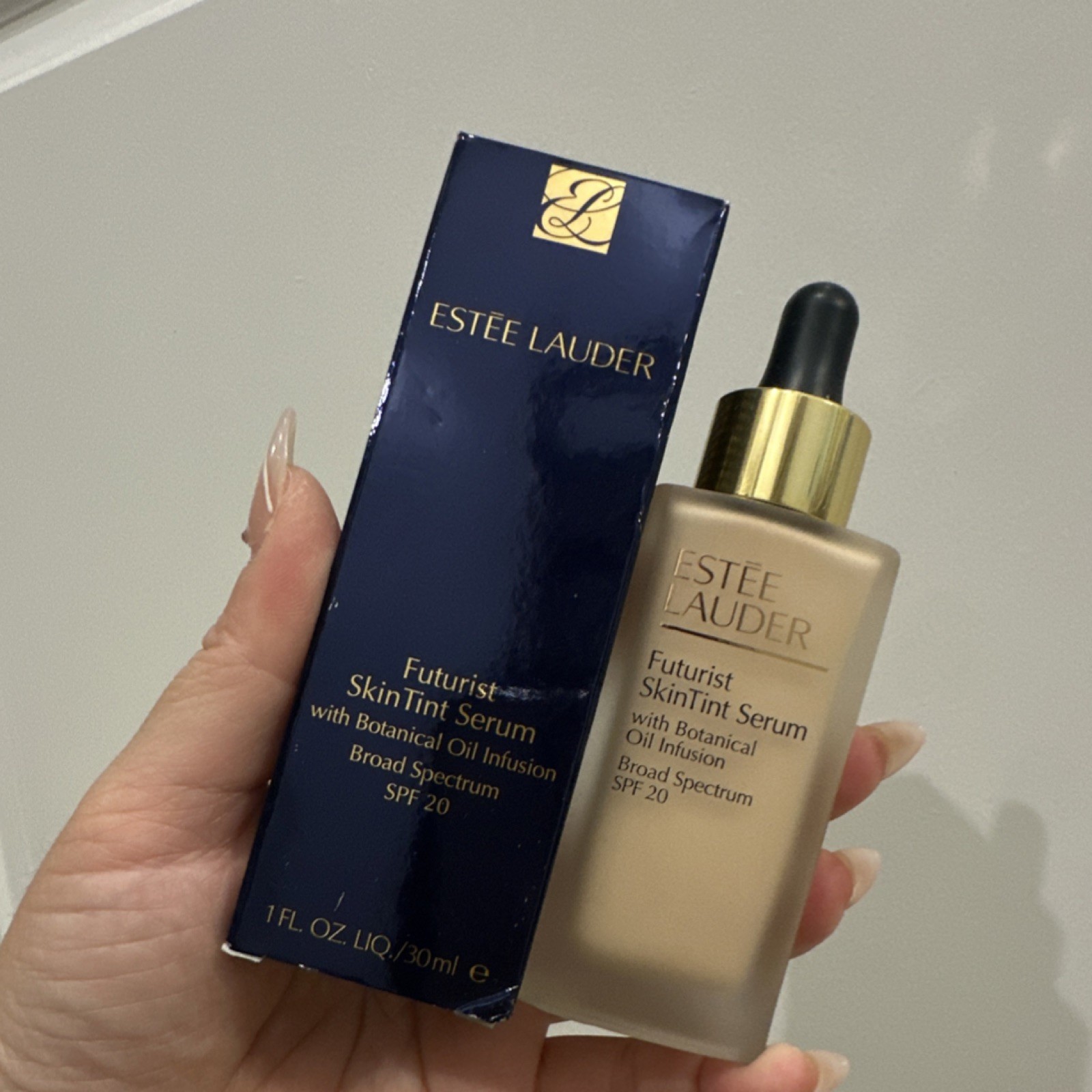 Estée Lauder Futurist Skin Tint Serum Foundation 2N1 Desert Beige SPF 20 1 fl oz