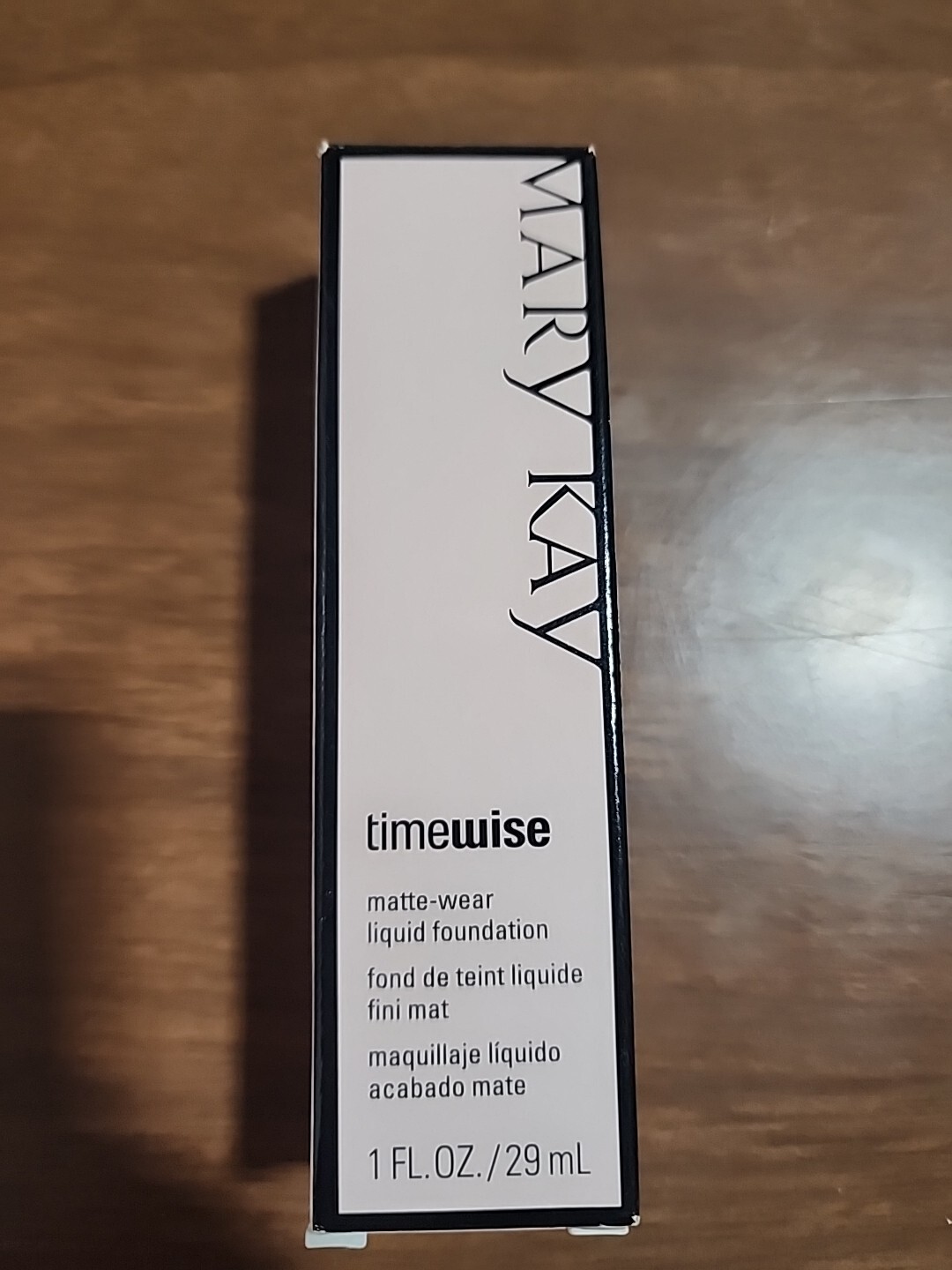 Mary Kay TimeWise Matte Wear Liquid Foundation Ivory 2