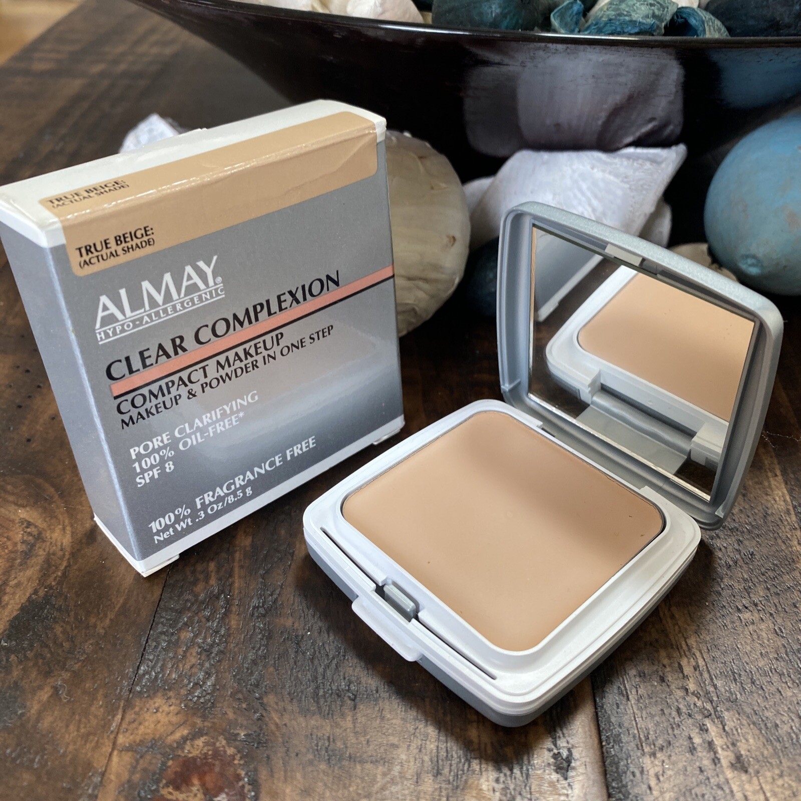 Almay Clear Complexion Compact Makeup TRUE BEIGE Fragrance Free Oil free SPF 8.