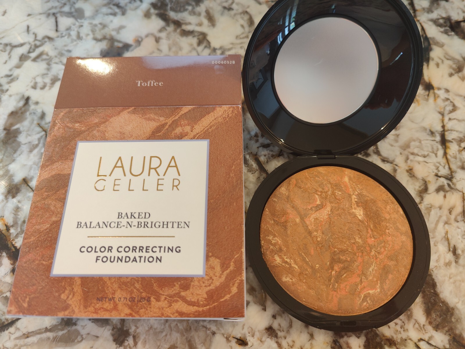 Laura Geller Baked Powder BALANCE N BRIGHTEN Foundation TOFFEE .71oz HUGE