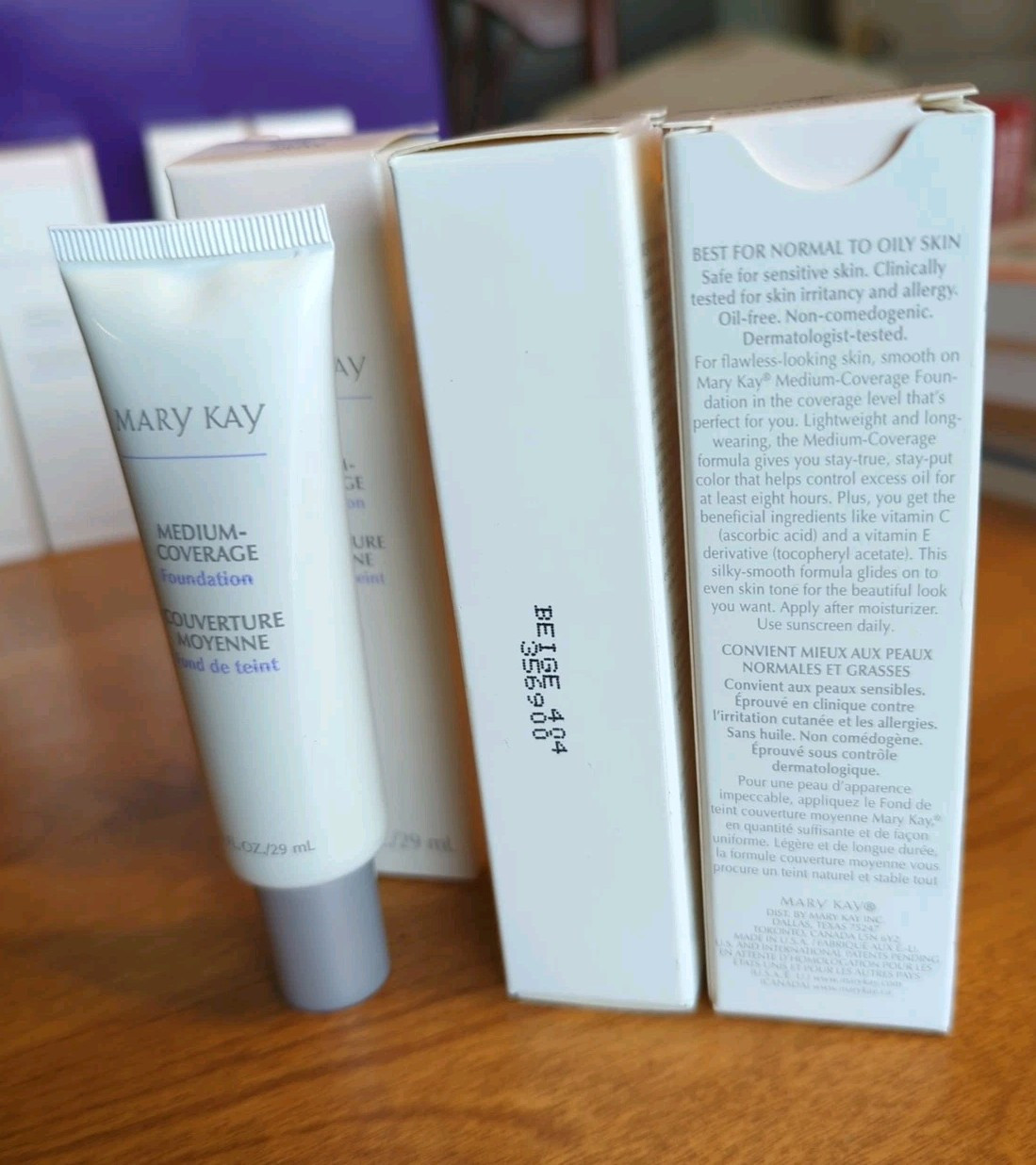 Mary Kay Medium Coverage Foundation BEIGE 404 GREY Cap NOS NIB # 356900