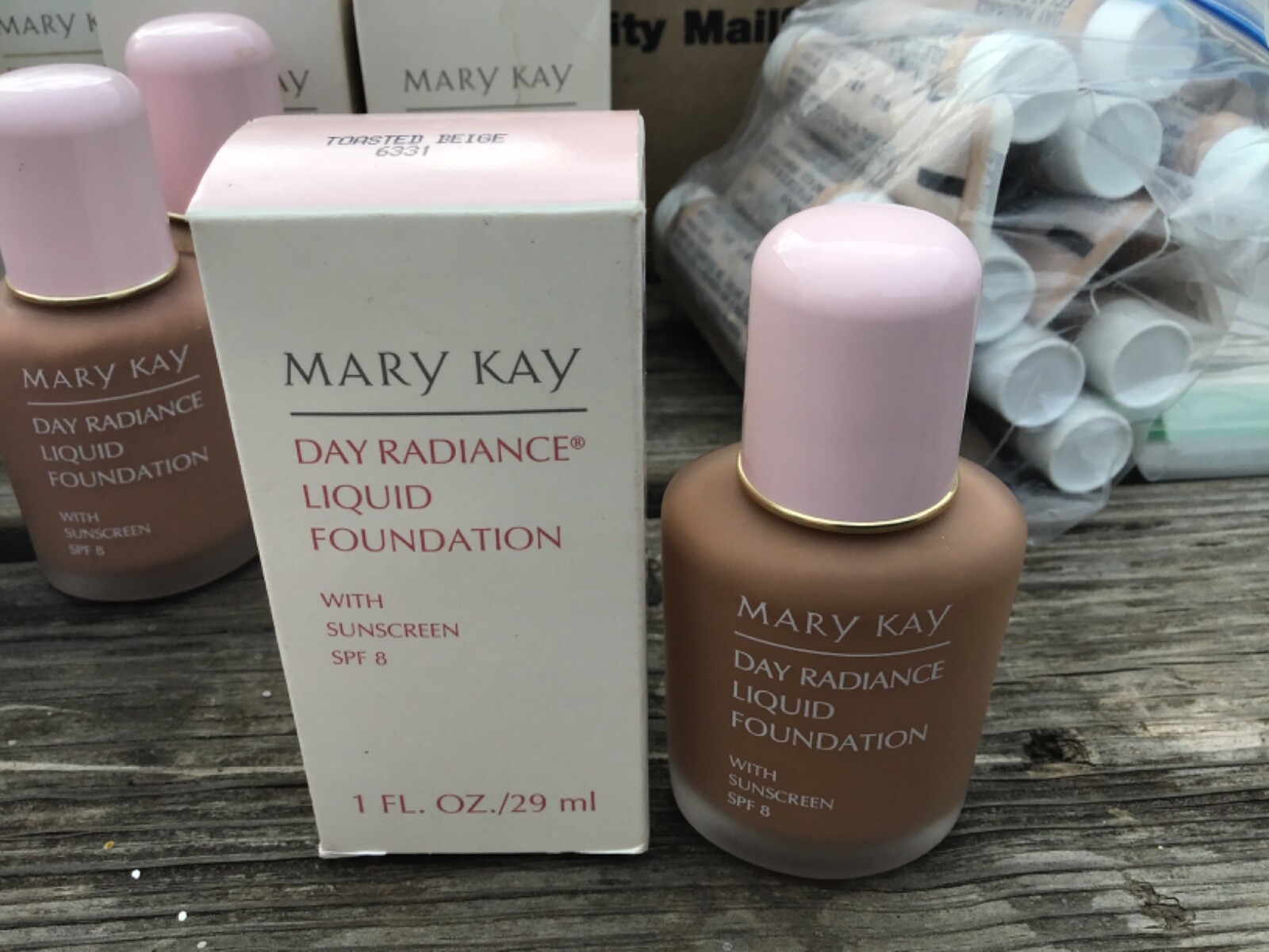 LOT Mary Kay DAY RADIANCE Liquid Foundation SPF 8 TOASTED BEIGE – NEW 3.25 fl oz