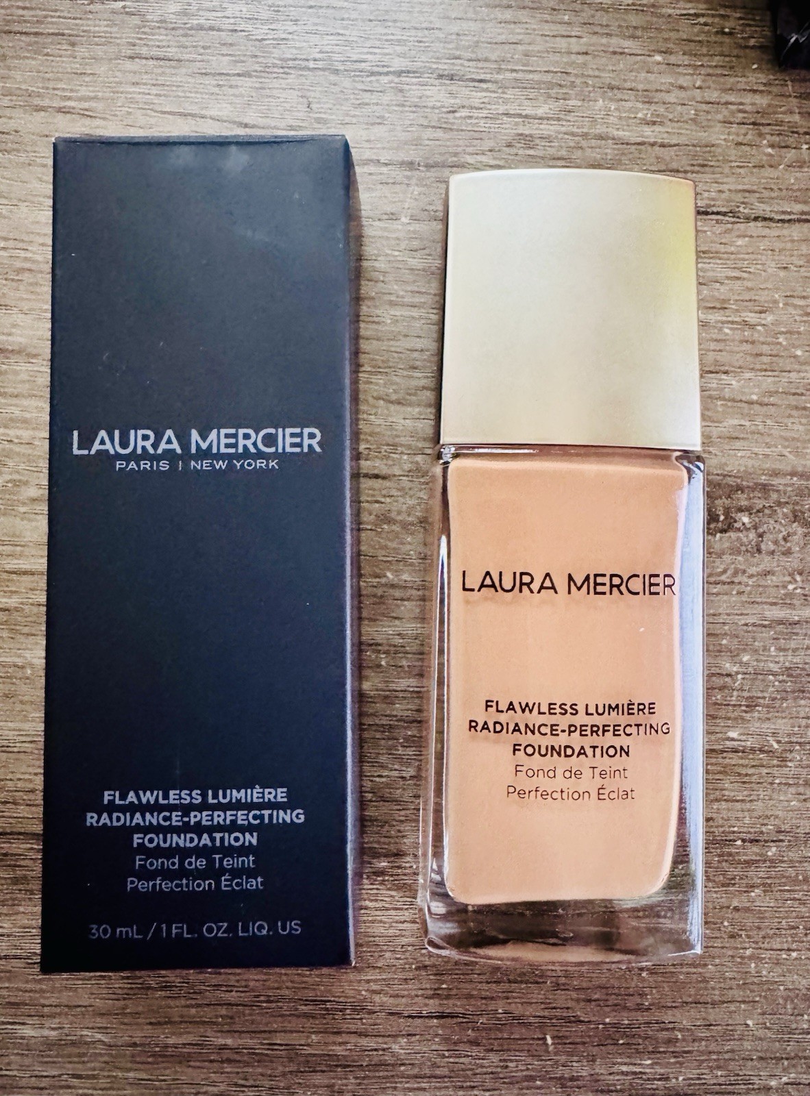 Laura Mercier Flawless Lumiere Radiance Perfecting – 2C1 Ecru 30ml/1oz