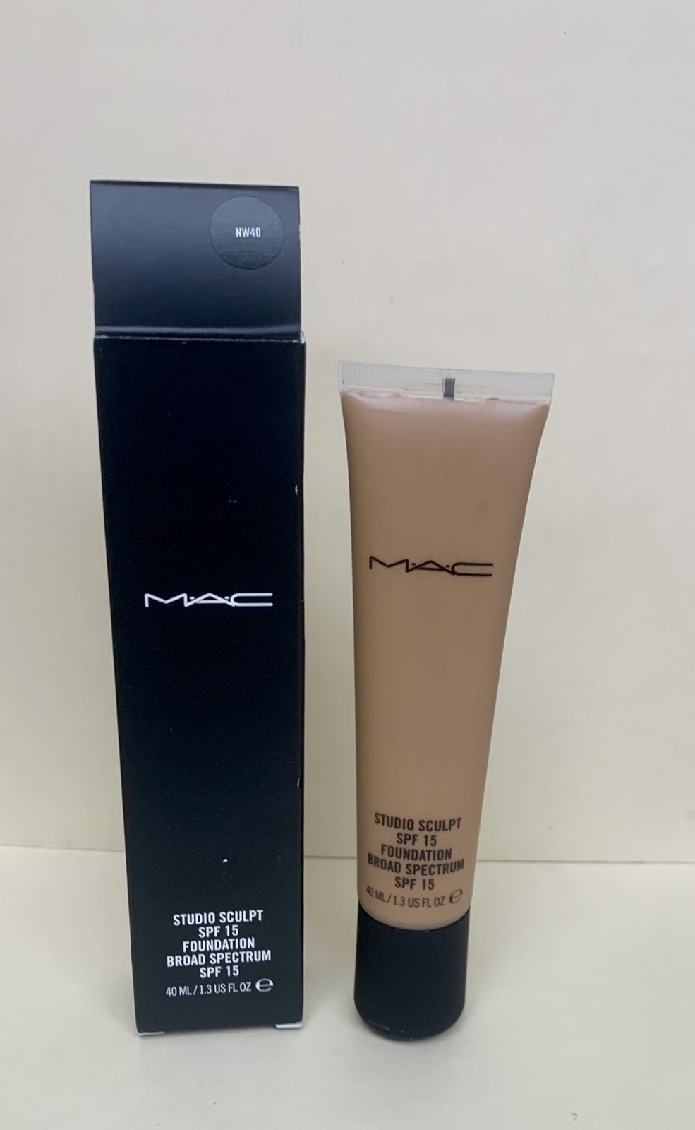 MAC Studio Sculpt SPF 15 Foundation NW40 – 1.3oz – New/Sealed