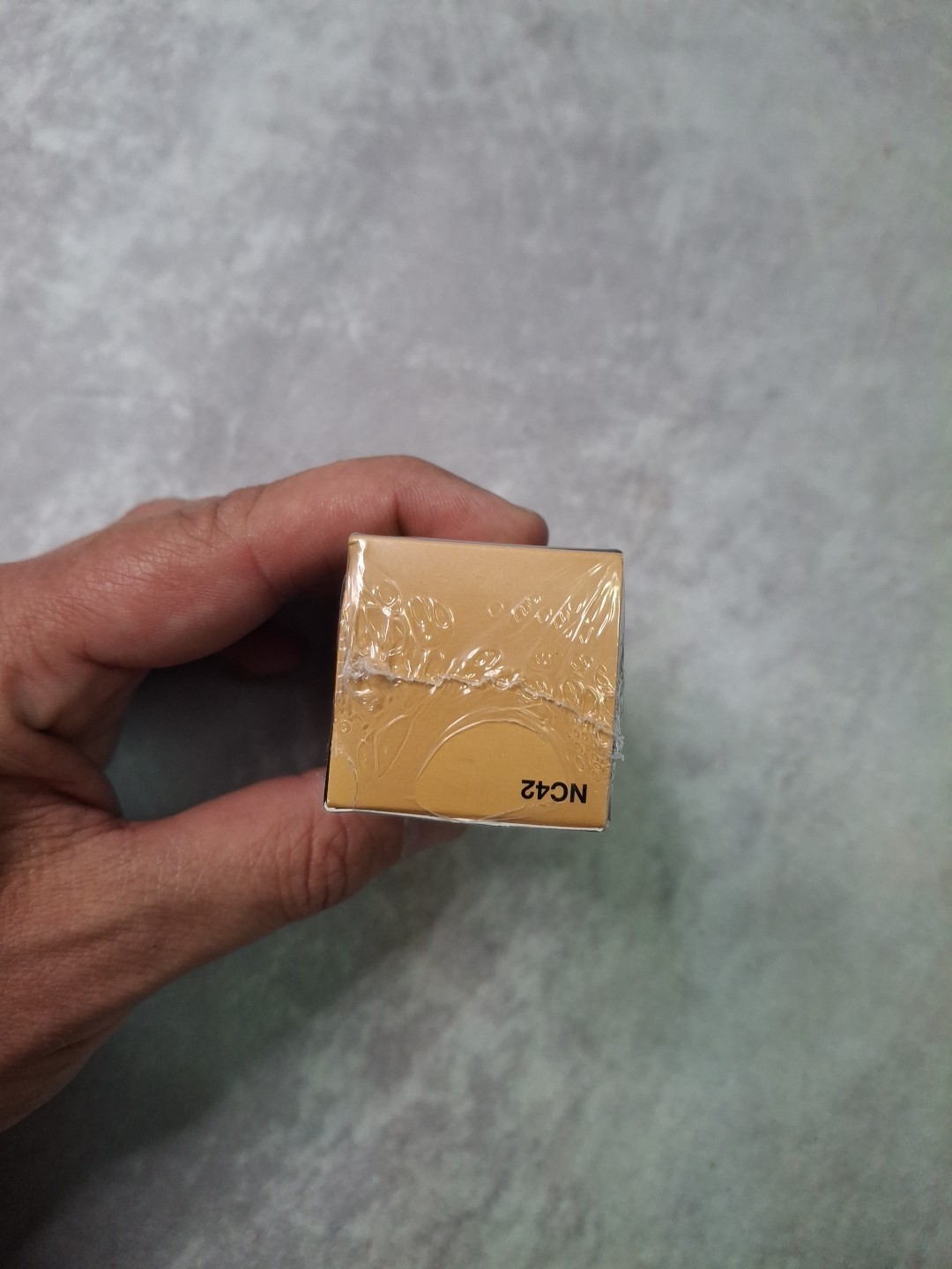 MAC NC42 Studio Fix Fluid Foundation SPF 15