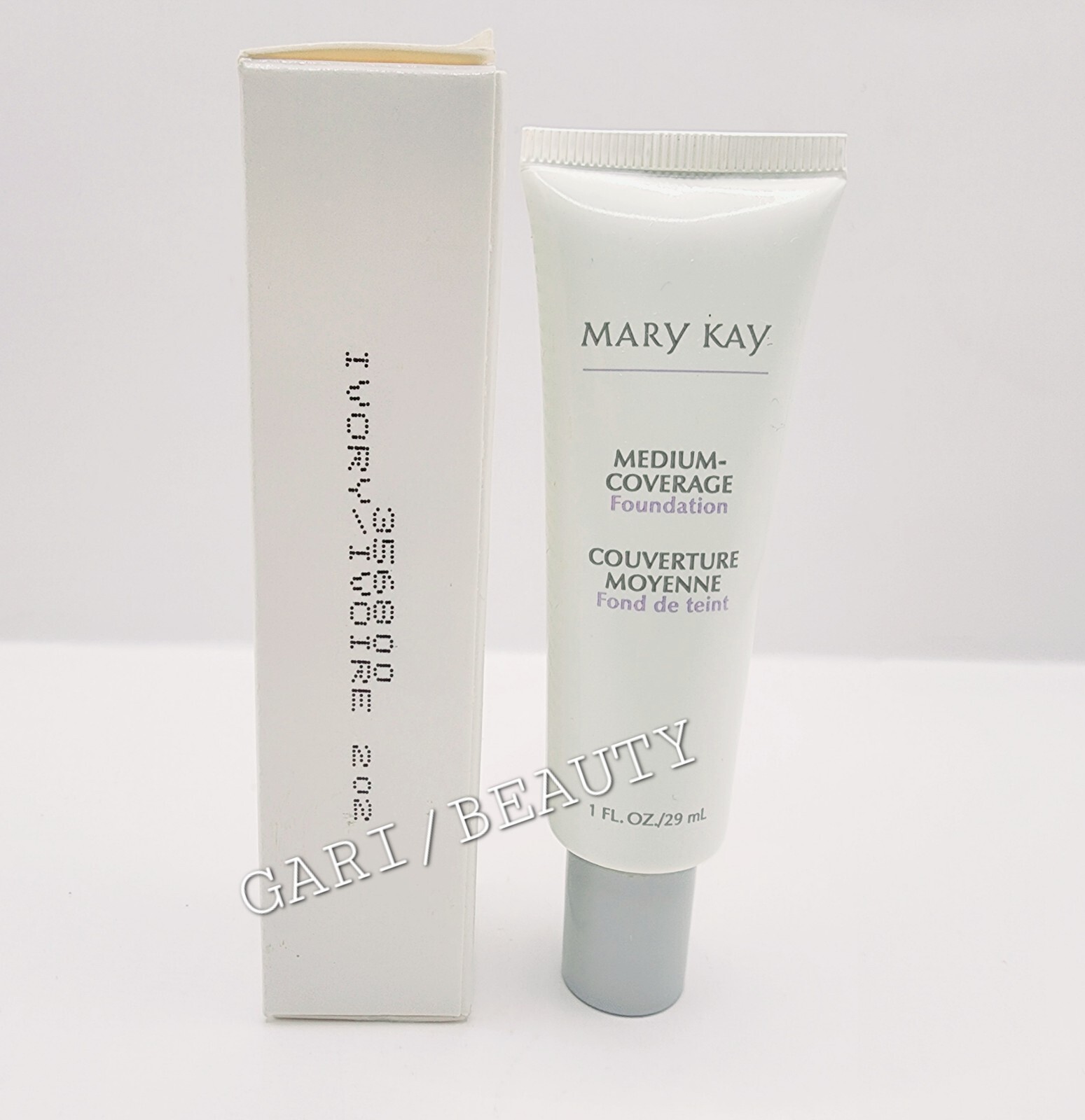 Mary Kay Medium-Coverage Foundation Ivory 202.New with box.(356800) DISCONTINUED
