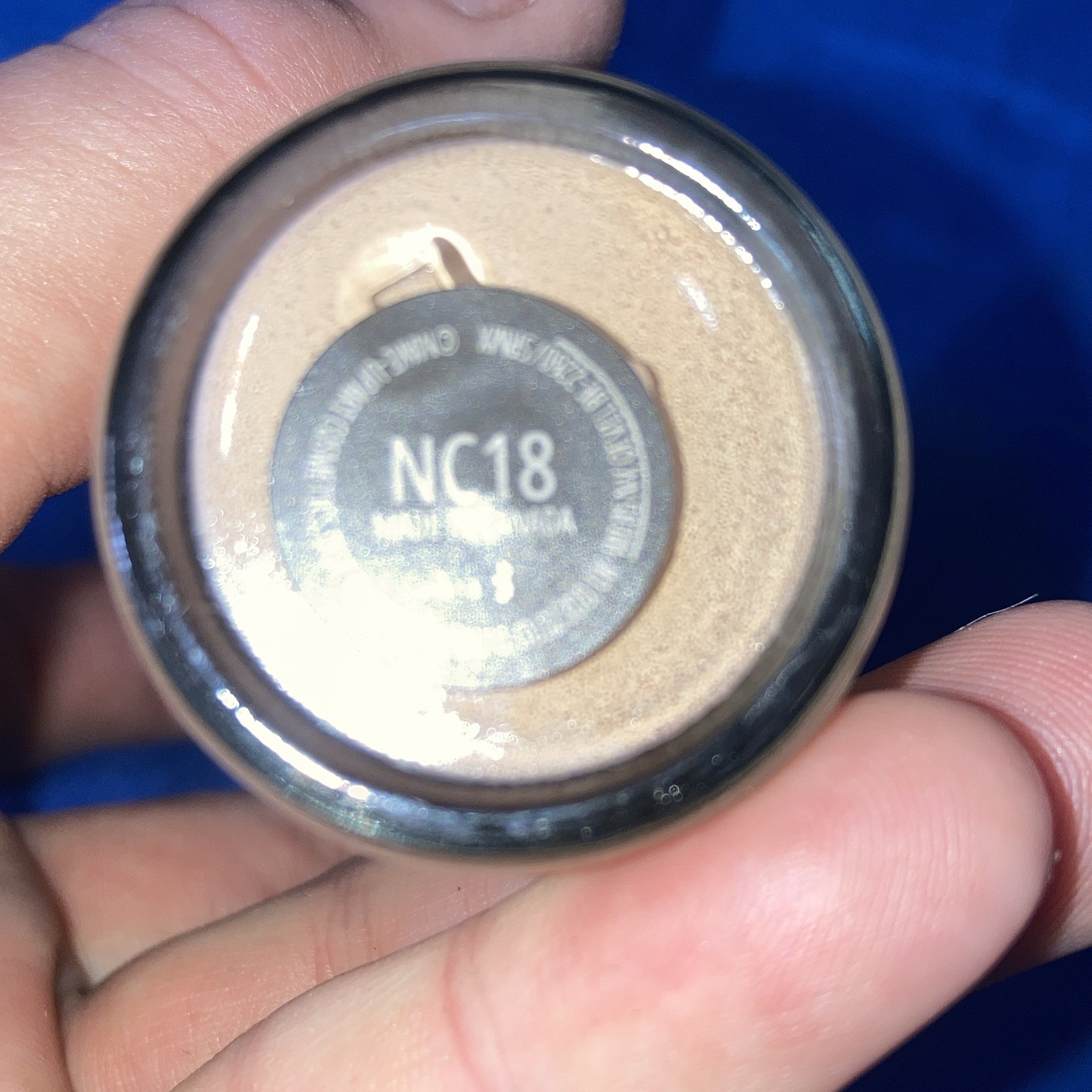 M·A·C Studio Fix Fluid Matte Full Coverage Foundation SPF 15 NC18 1.0 fl oz