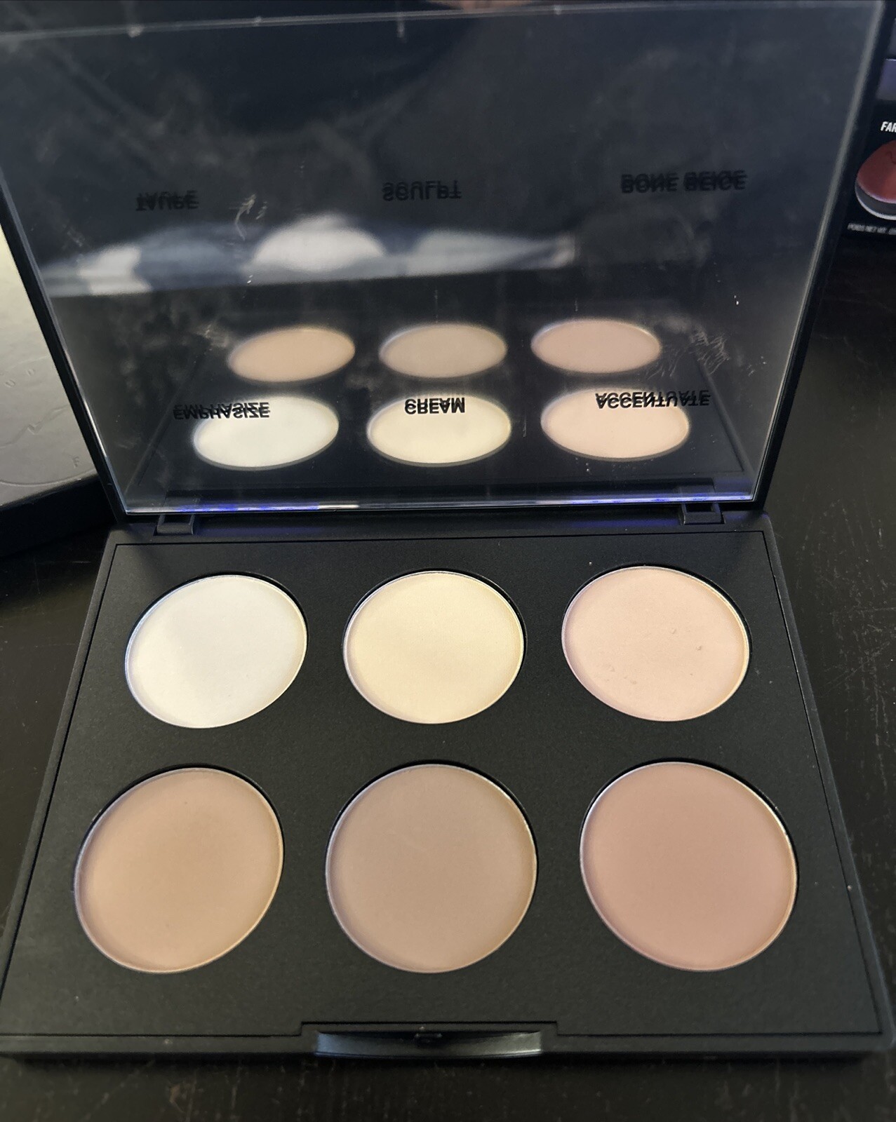 MAC Studio Fix Sculpt & Shape Contour Palette LIGHT/MEDIUM – 14.4 g / 0.50 Oz