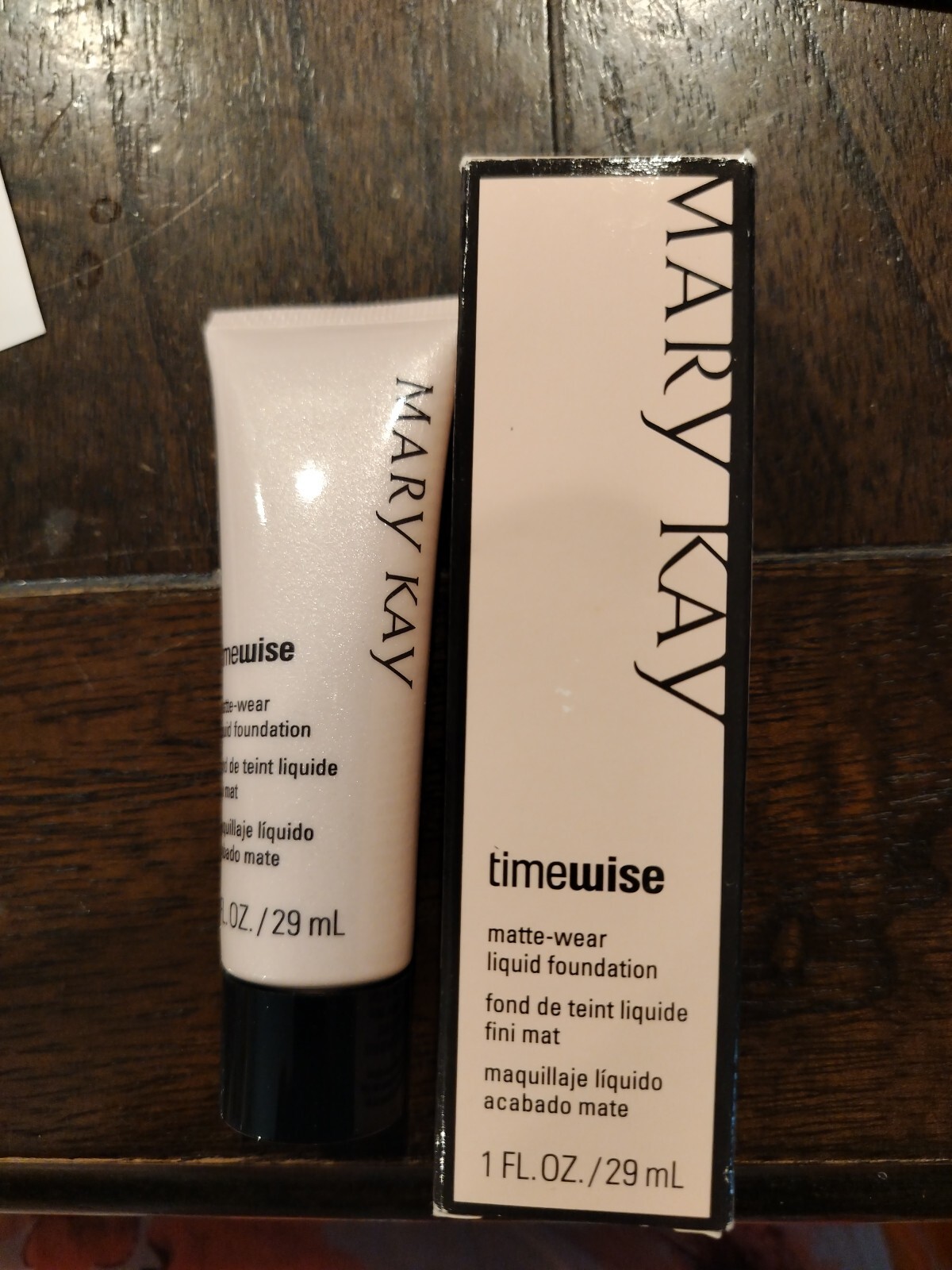 New In Box Mary Kay TimeWise Matte Wear Liquid Foundation Ivory 5 038754