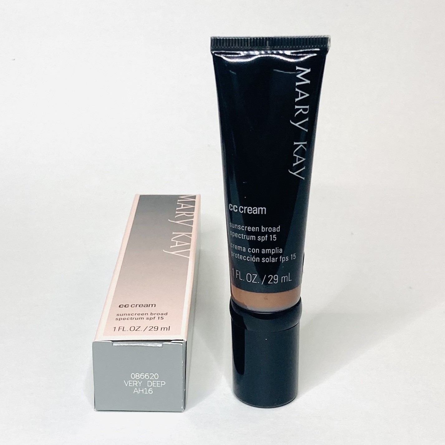 Mary Kay CC Cream Sunscreen Broad Spectrum SPF 15 – Very Deep – New In Box