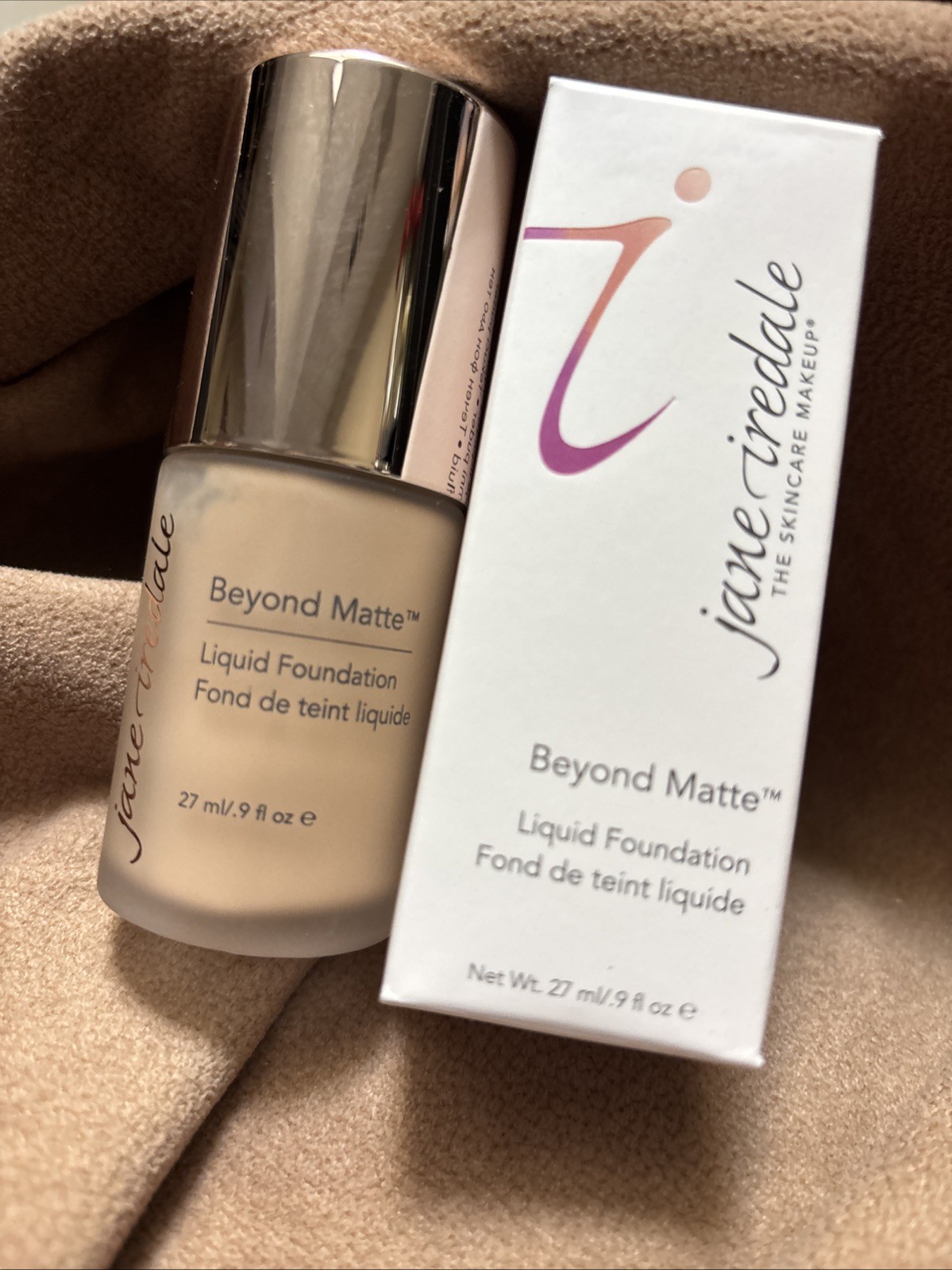 Jane Iredale Beyond Matte Liquid Foundation M5 Light To Medium Gold Undertones.