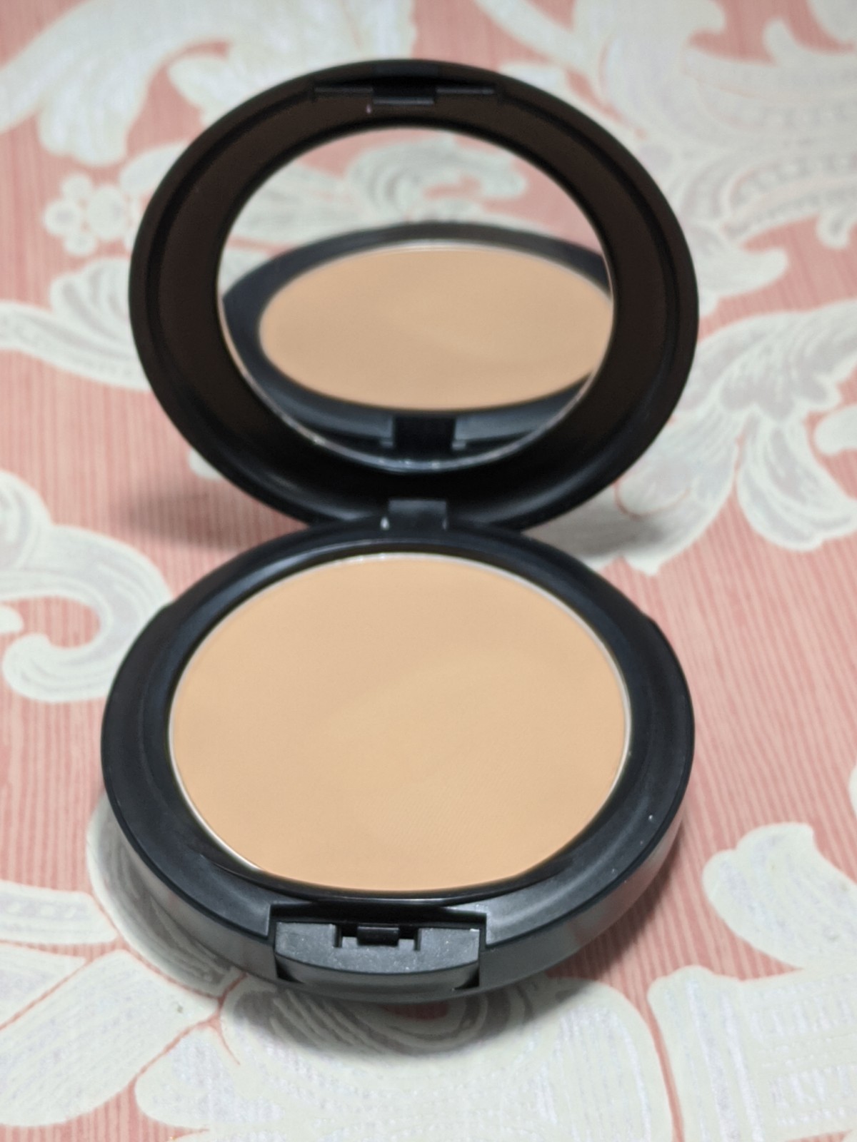 MAC Studio Fix Powder Plus Foundation, Original Formula NW30